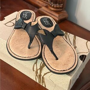 b.o.c. Black Leather Bow Sandals 7M